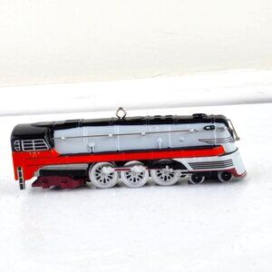 Hallmark Keepsake Lionel 1939 Hiawatha Steam Locomotive Christmas Ornament